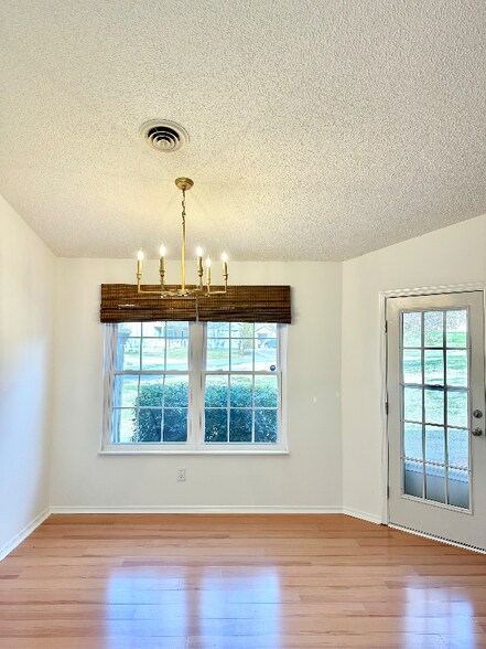 Building Photo - 8621 Flagstone Way