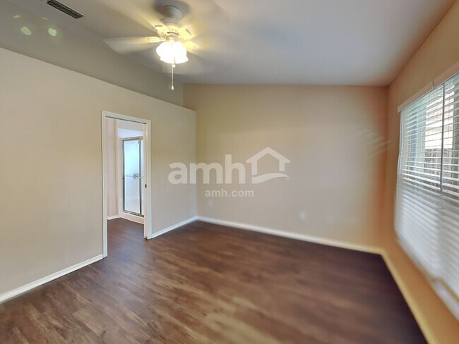 Building Photo - 10524 Walker Vista Dr