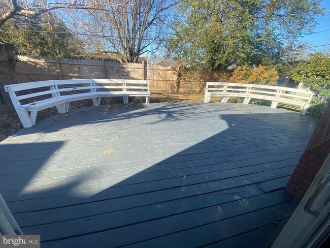 Building Photo - 19 Merriman Rd