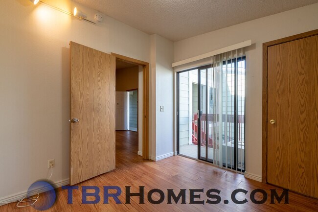 Building Photo - 920 S Dawson Way