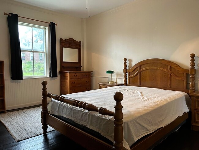 Building Photo - 340 NH-45