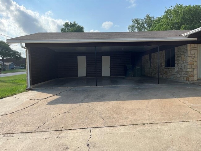 Building Photo - 7406 Southgate Ln