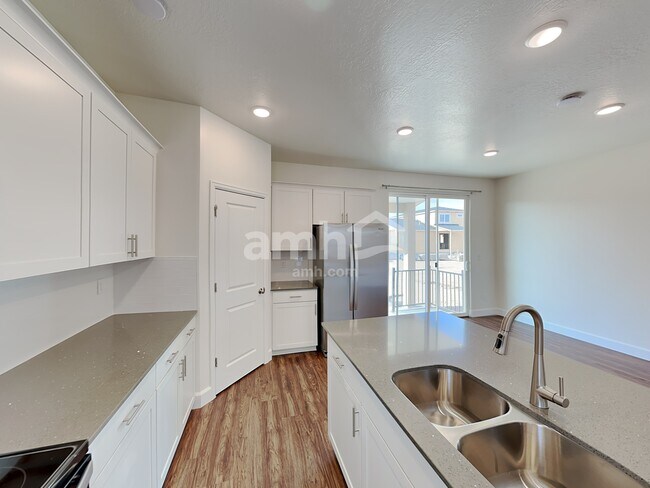 Building Photo - 2624 W 3340 S
