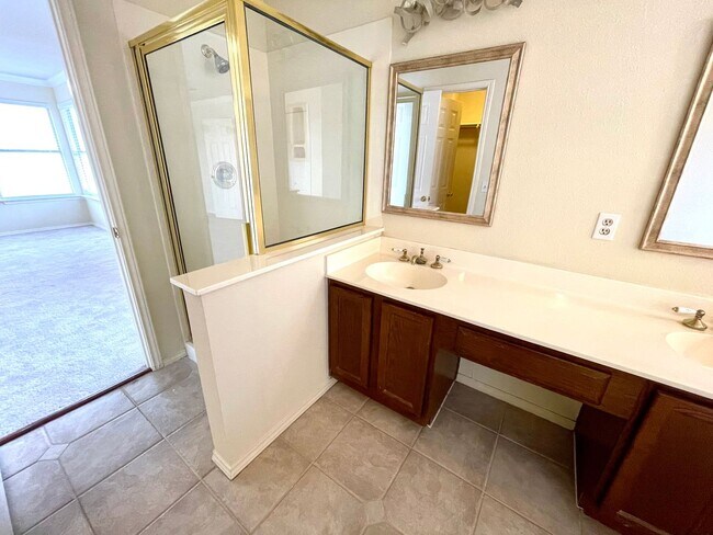 Building Photo - Lovely 3 Bedroom/2.5 Bathroom in Round Rock!