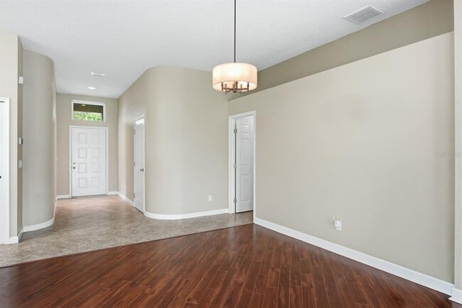 Building Photo - 349 Fountainview Cir