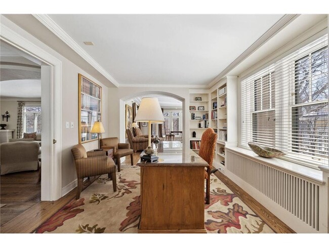 Building Photo - 2810 W Lake of the Isles Pkwy