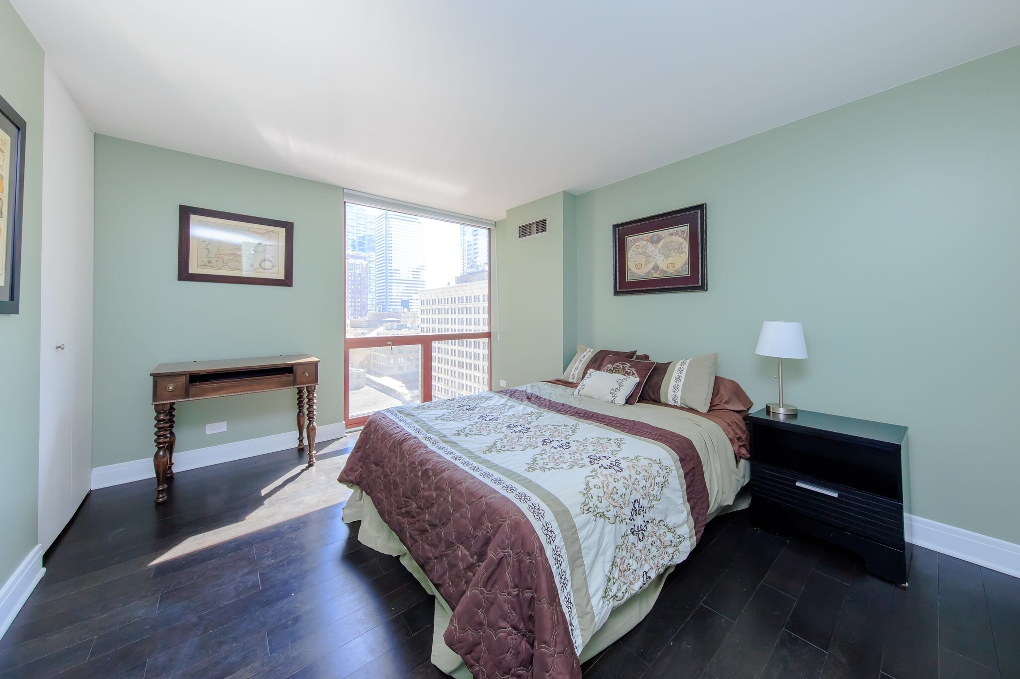 Second Bedroom - 200 N Dearborn St