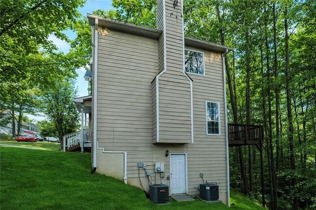 Building Photo - 2108 Lindley Ln