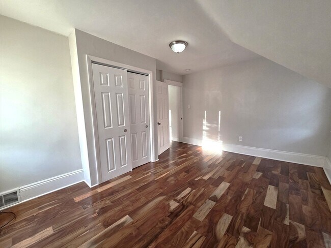 Building Photo - 71 Pratt St