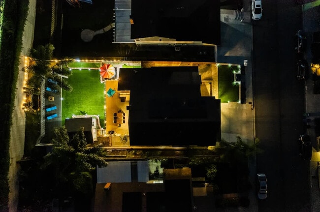 Building Photo - 13075 Old West Ave