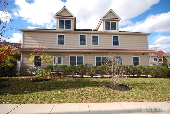 Primary Photo - 32 Cinder Rd