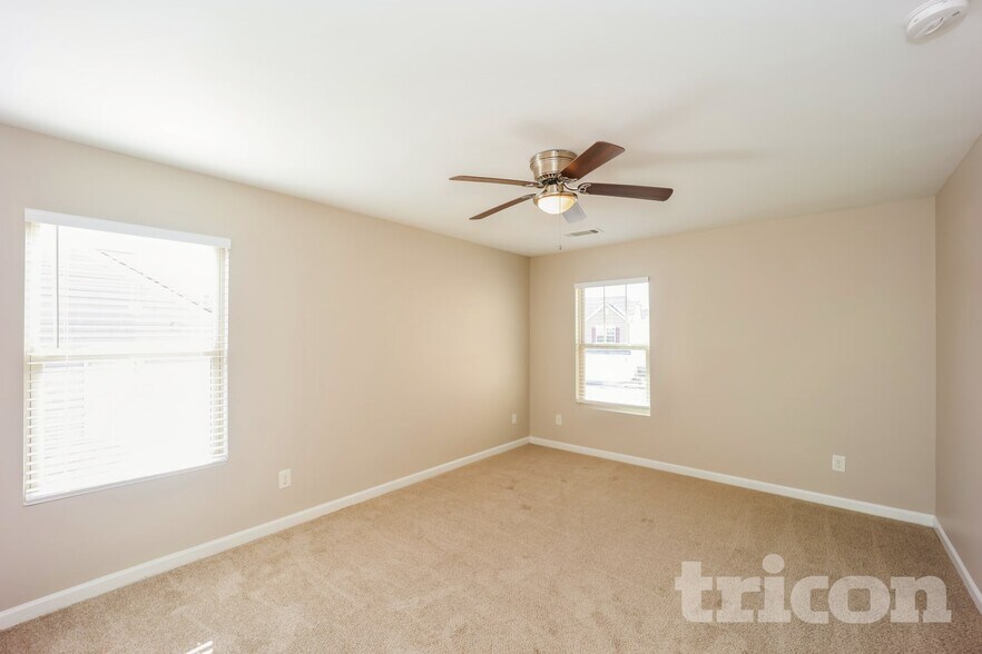 Building Photo - 7156 Tanger Blvd