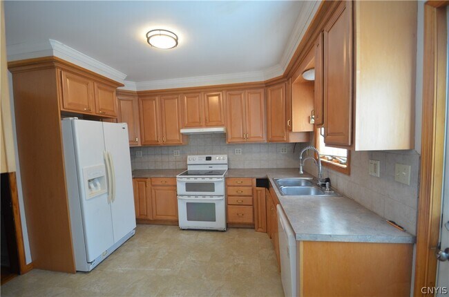 Building Photo - 210 Lincoln Park Dr