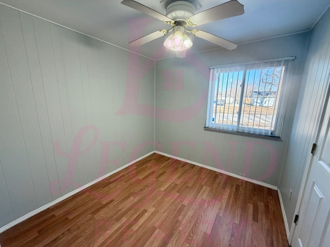 Building Photo - Light-Filled 3 Bedroom Home with Open Feel & Outdoor Storage