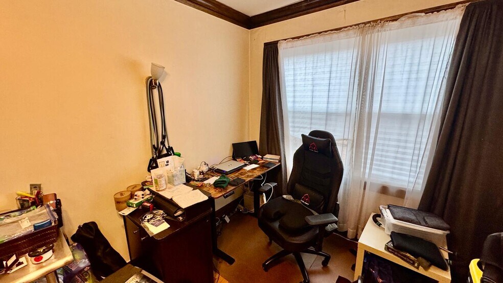 Building Photo - 4205 N Linder Ave