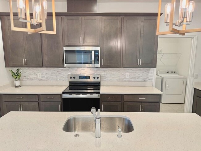 Building Photo - 2104 Axel St