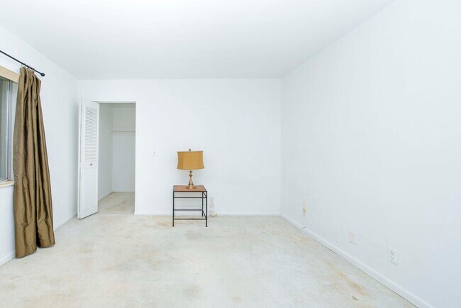 Building Photo - 3531 Pine Needle Dr
