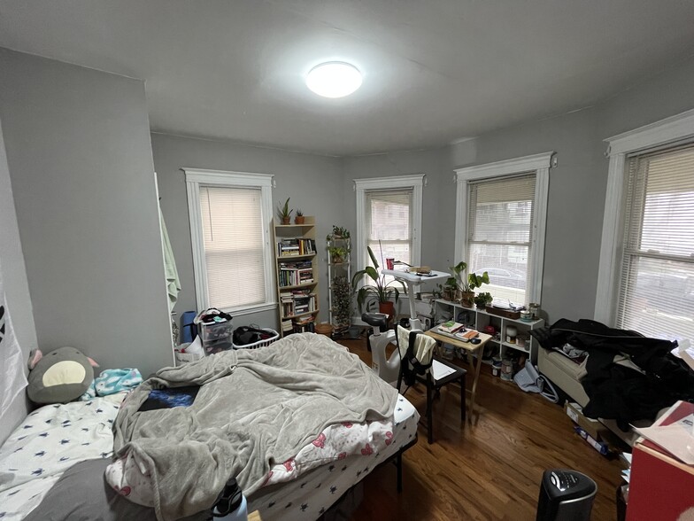 Building Photo - 105 Bloomfield St