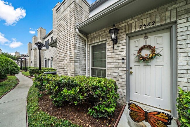 Primary Photo - 7382 Regency Square Ct