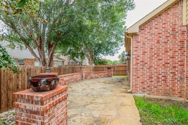 Building Photo - 2212 Bayou Ct