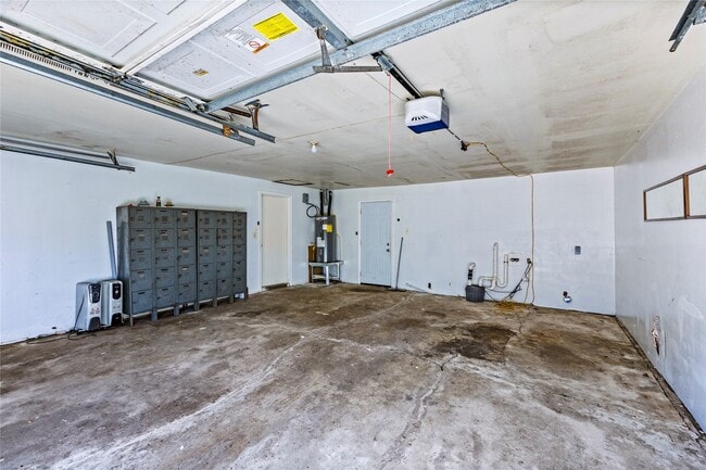 Building Photo - 1407 Bess Rd