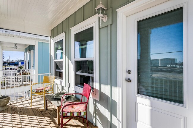 Upstairs patio-ocean view - 714 W Main St