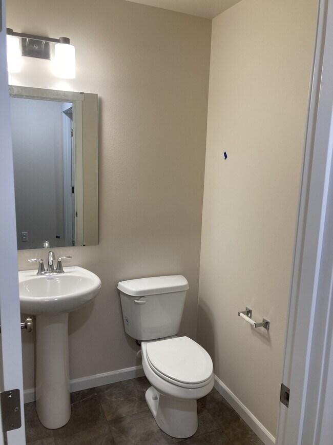 Building Photo - 1812 S 250th St