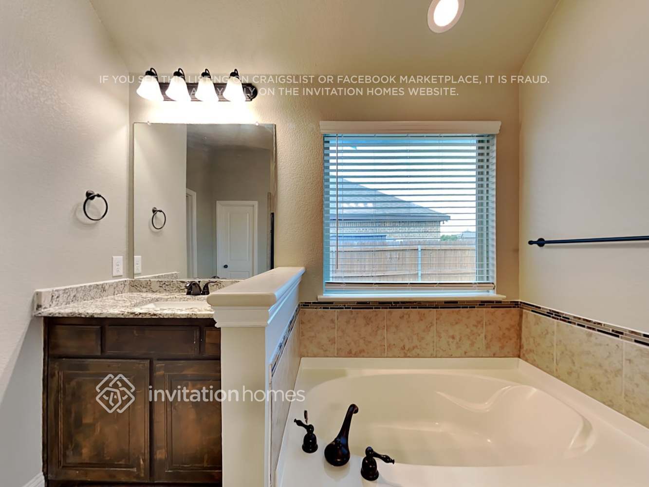 Building Photo - 5629 Park View Dr
