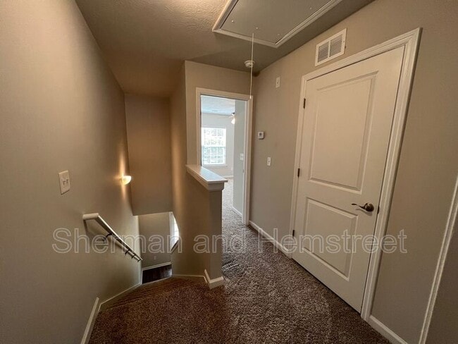 Building Photo - 672 Dobhill Ln