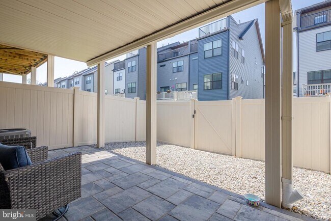 Building Photo - 618 Chalcedony Ln