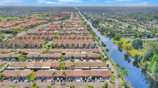 Building Photo - 7667 NW 182nd Ln