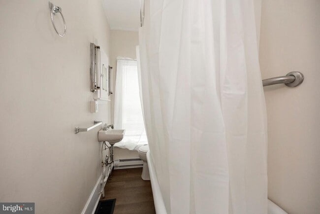 Building Photo - 524 N Franklin St