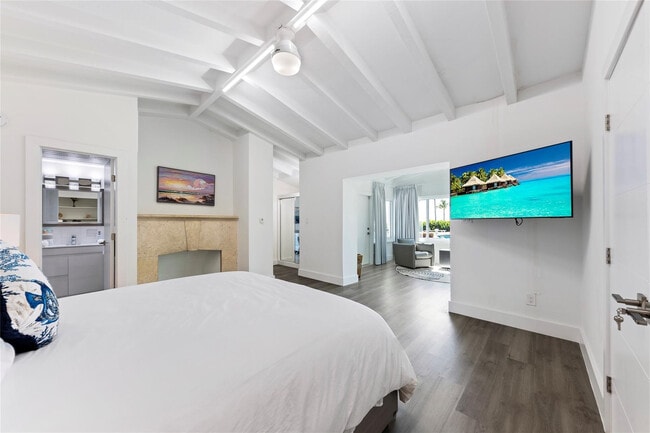 Building Photo - 1663 N Fort Lauderdale Beach Blvd