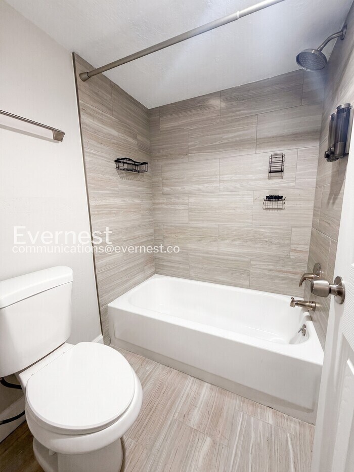 Building Photo - 13601 Frigate Ct