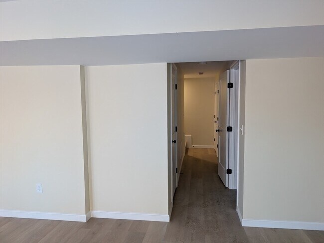 Building Photo - 778 S Main St