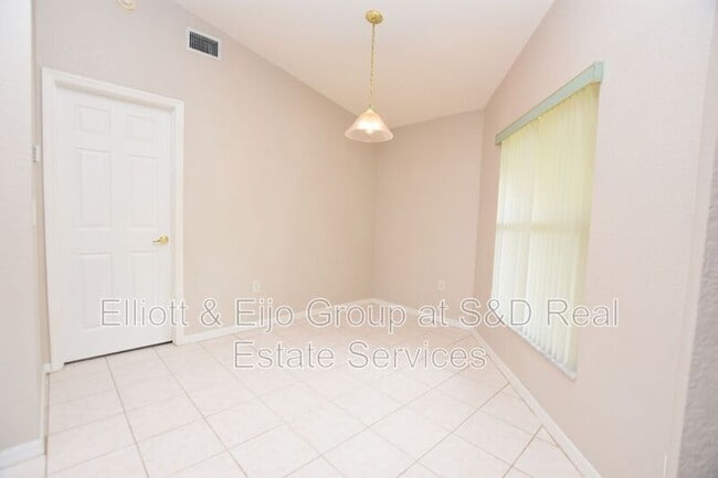 Building Photo - 6233 Napa Dr