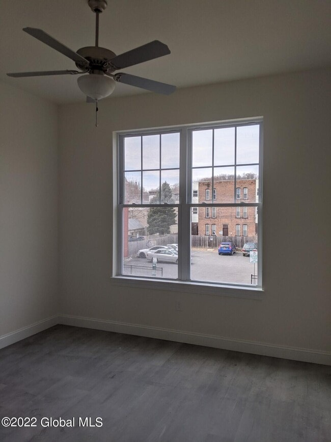 Building Photo - 12 White St