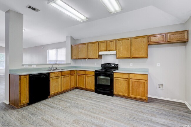 Building Photo - 1021 Lynx Bend