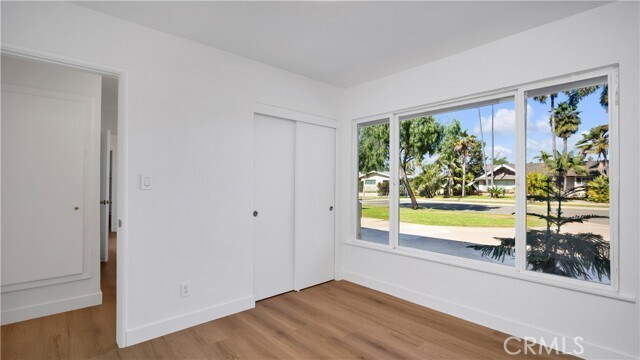 Building Photo - 1152 W Wakefield Ave