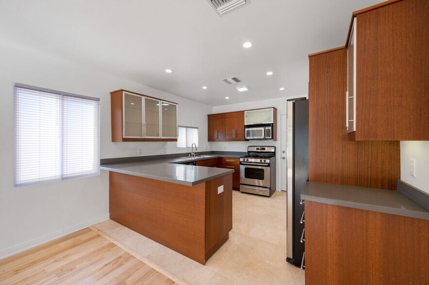 Building Photo - 1117 Cochran Ave