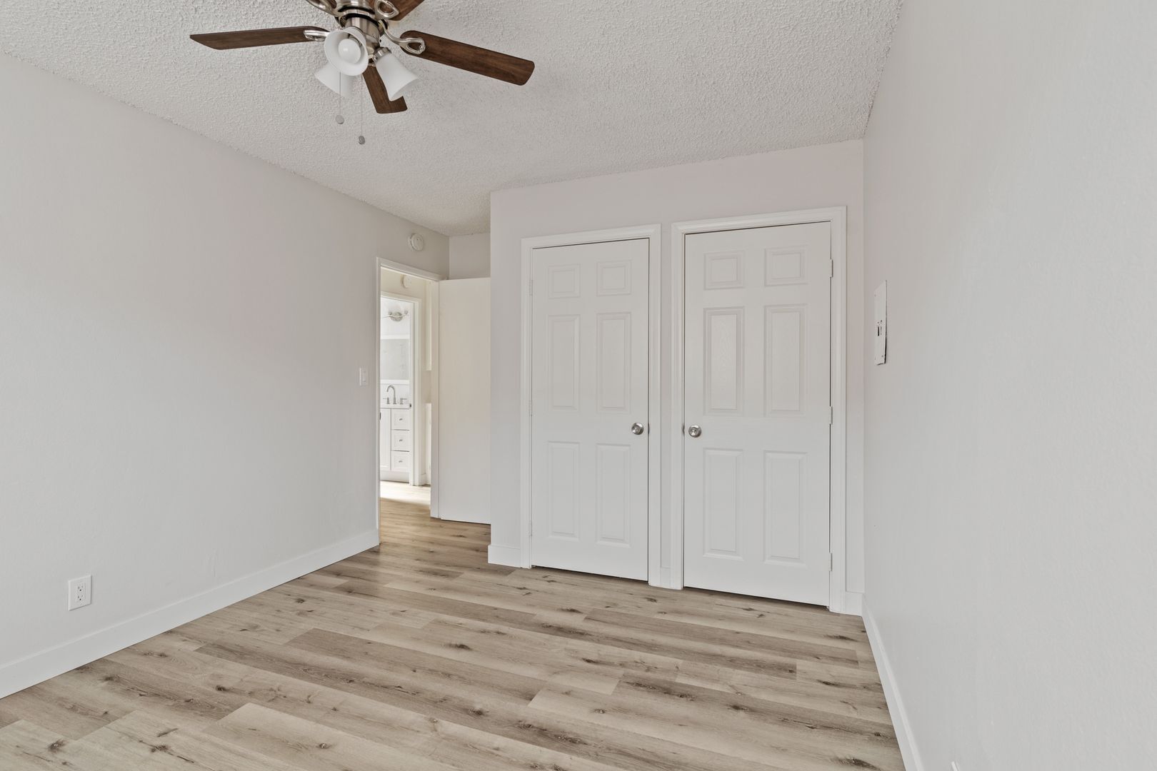 Building Photo - 1050 Gaviota Ave