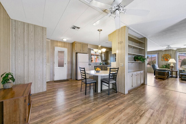 Building Photo - 39345 Moronga Canyon Dr