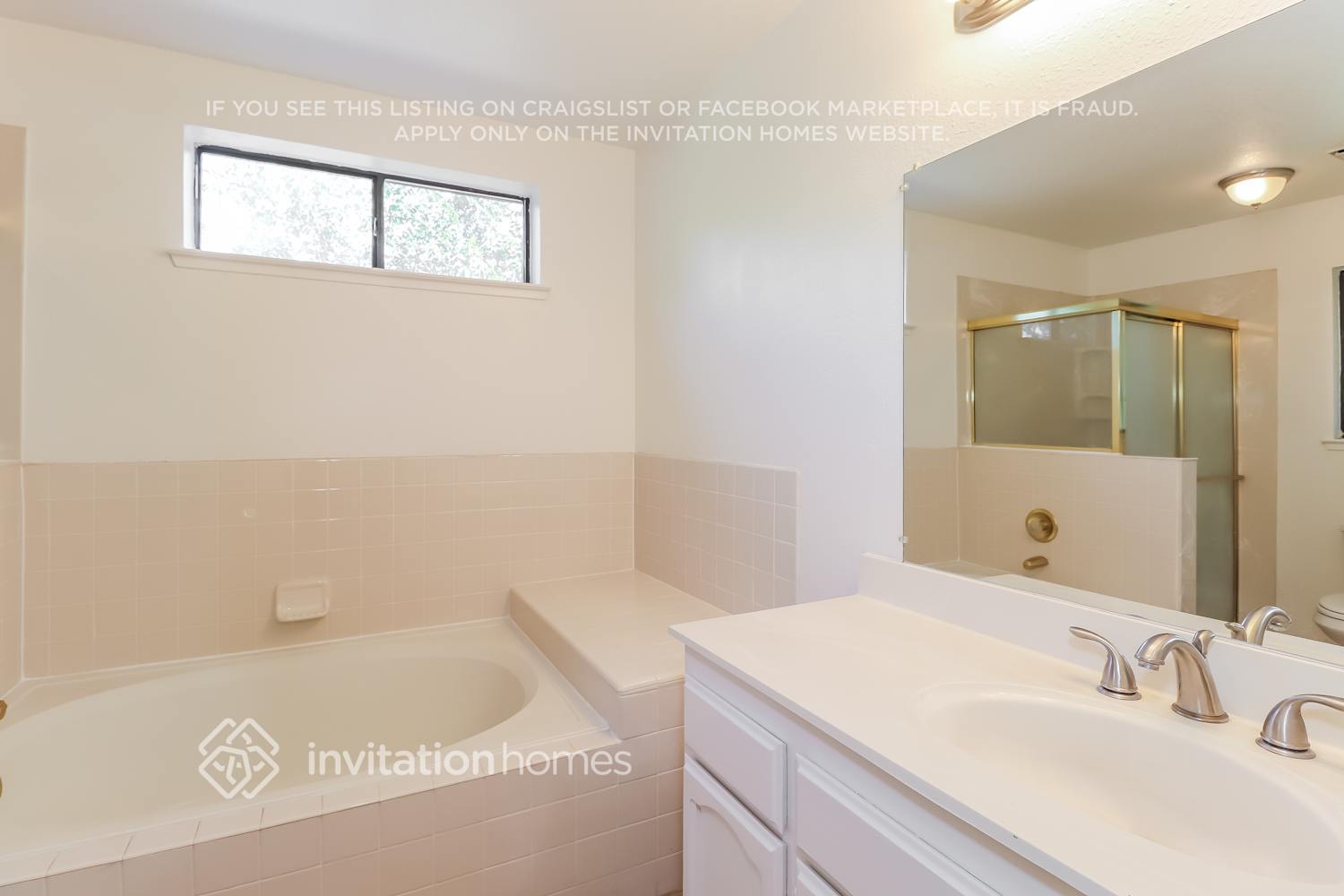 Building Photo - 8186 Devon Park Ct