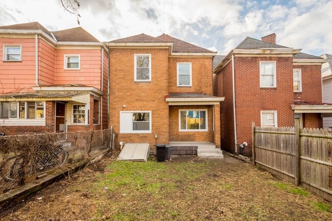 Building Photo - MOVE IN TODAY to this FULLY RENOVATED 4-BEDROOM located in Munhall!