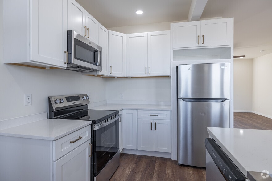 2BR, 1BA - 960SF - Kitchen - 6309 Delmar Blvd