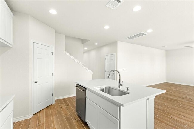 Building Photo - 1624 Caballo Blanco Rd