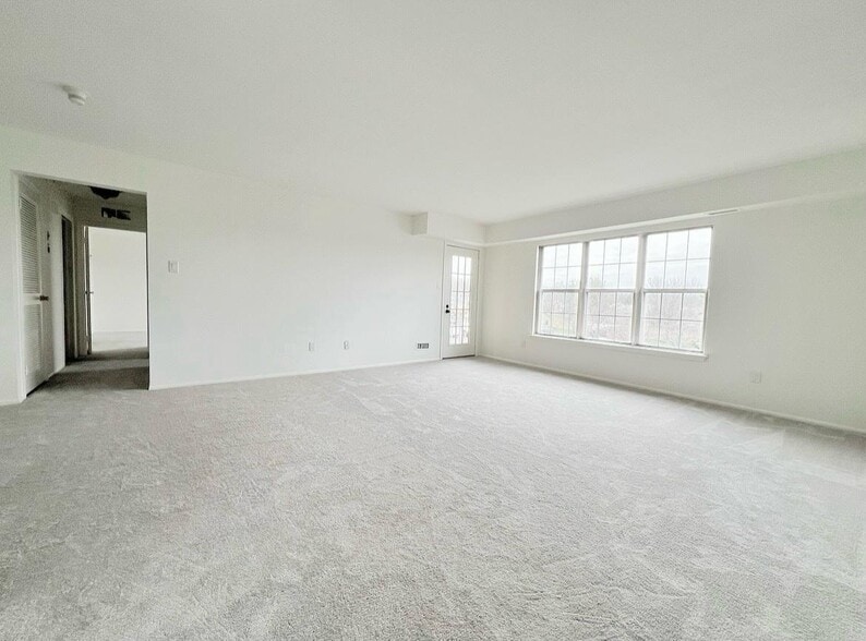 living room - 2302 Society Pl