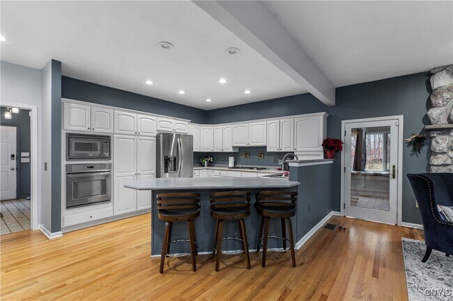 Building Photo - 4892 MacGregor Ln