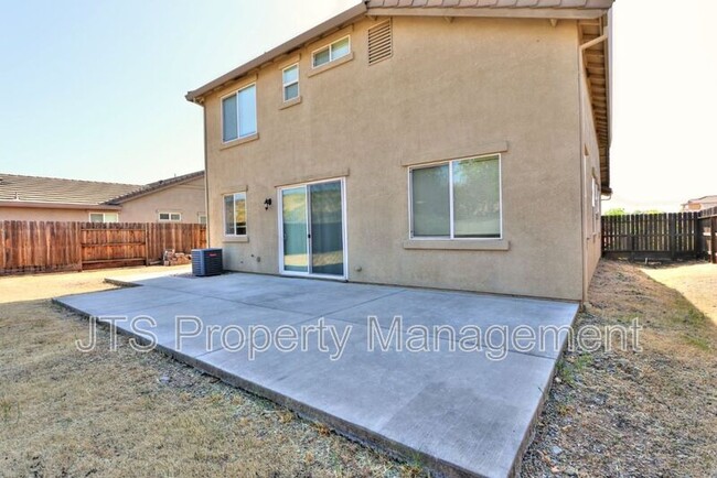 Building Photo - 3403 Oselot Way
