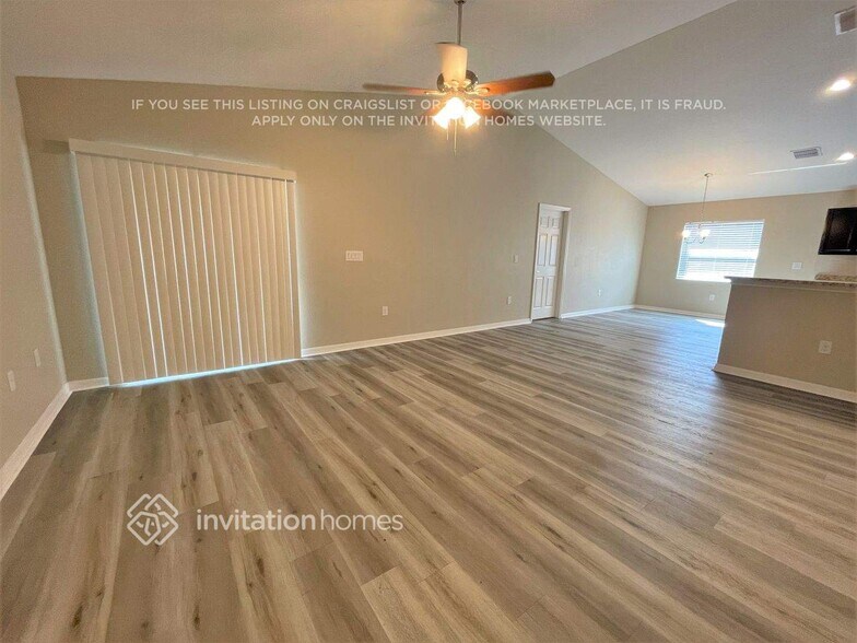 Building Photo - 5120 33rd Ave E